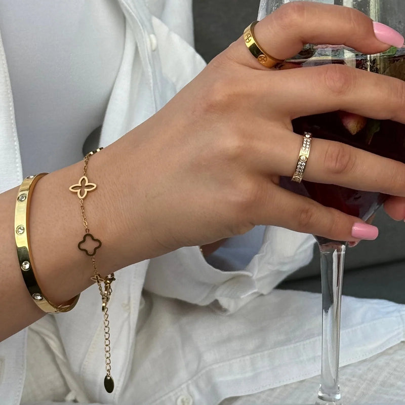 Amora™ Star Armband